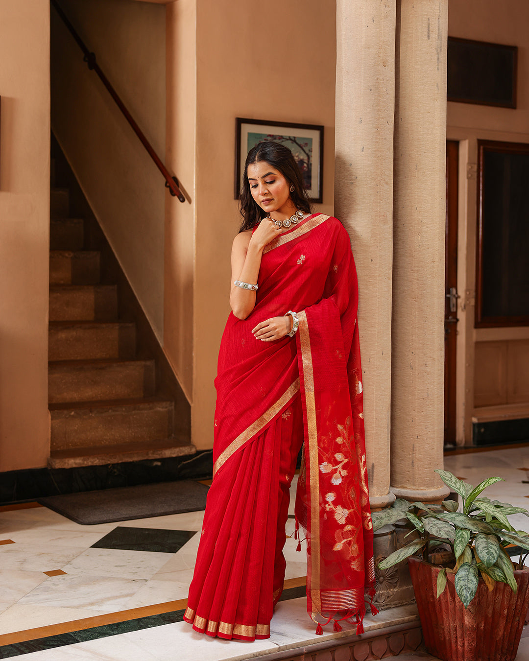 Red Swan Motif Silk Linen Saree
