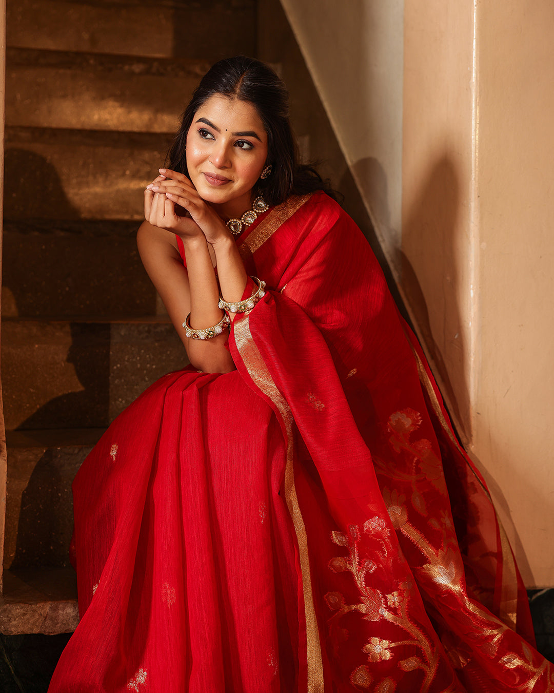 Red Swan Motif Silk Linen Saree