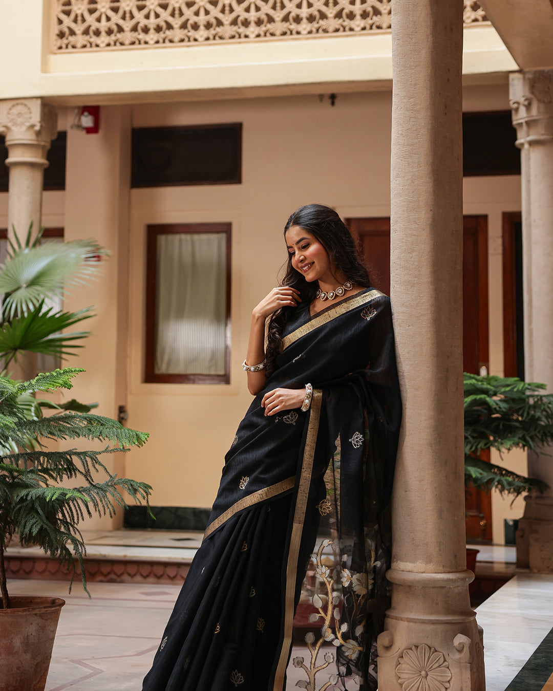 Black Swan Motif Silk Linen Saree
