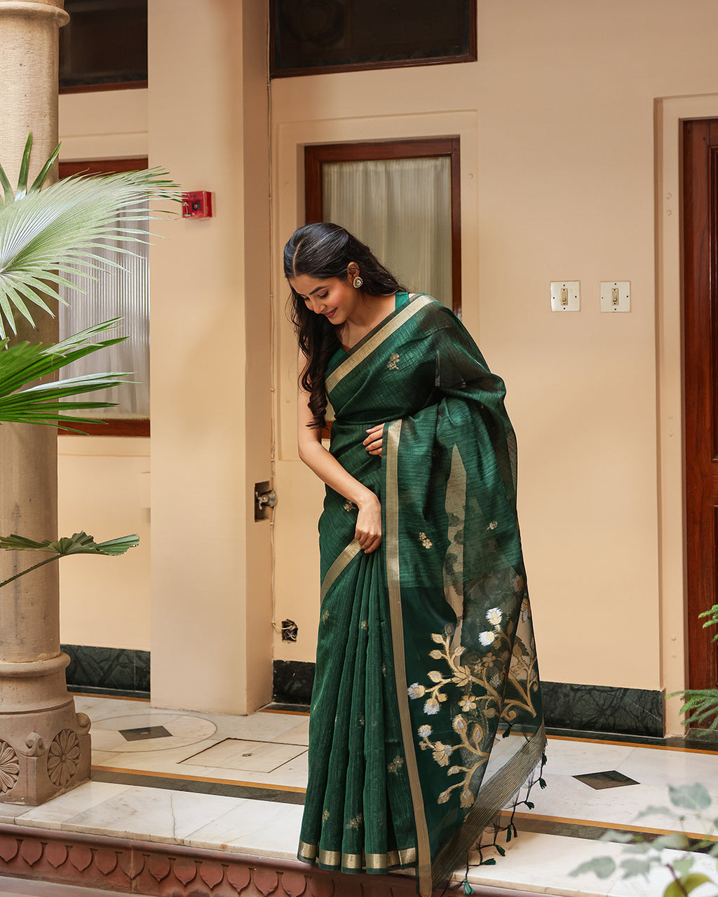 Deep Green Swan Motif Silk Linen Saree