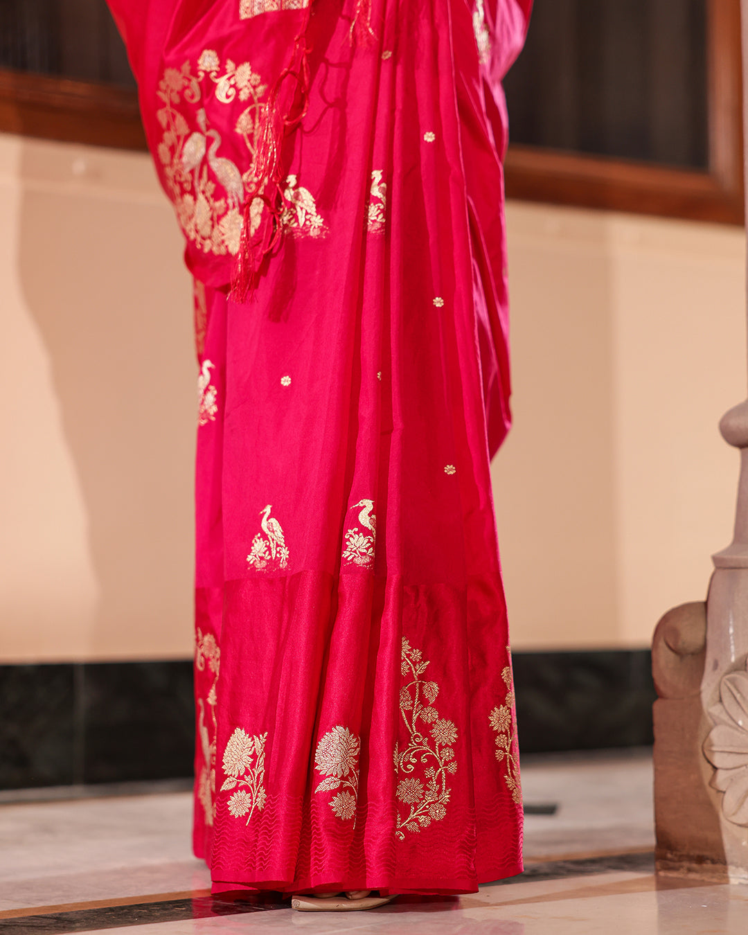 Magenta Swan Motif & Satin Border Silk Saree
